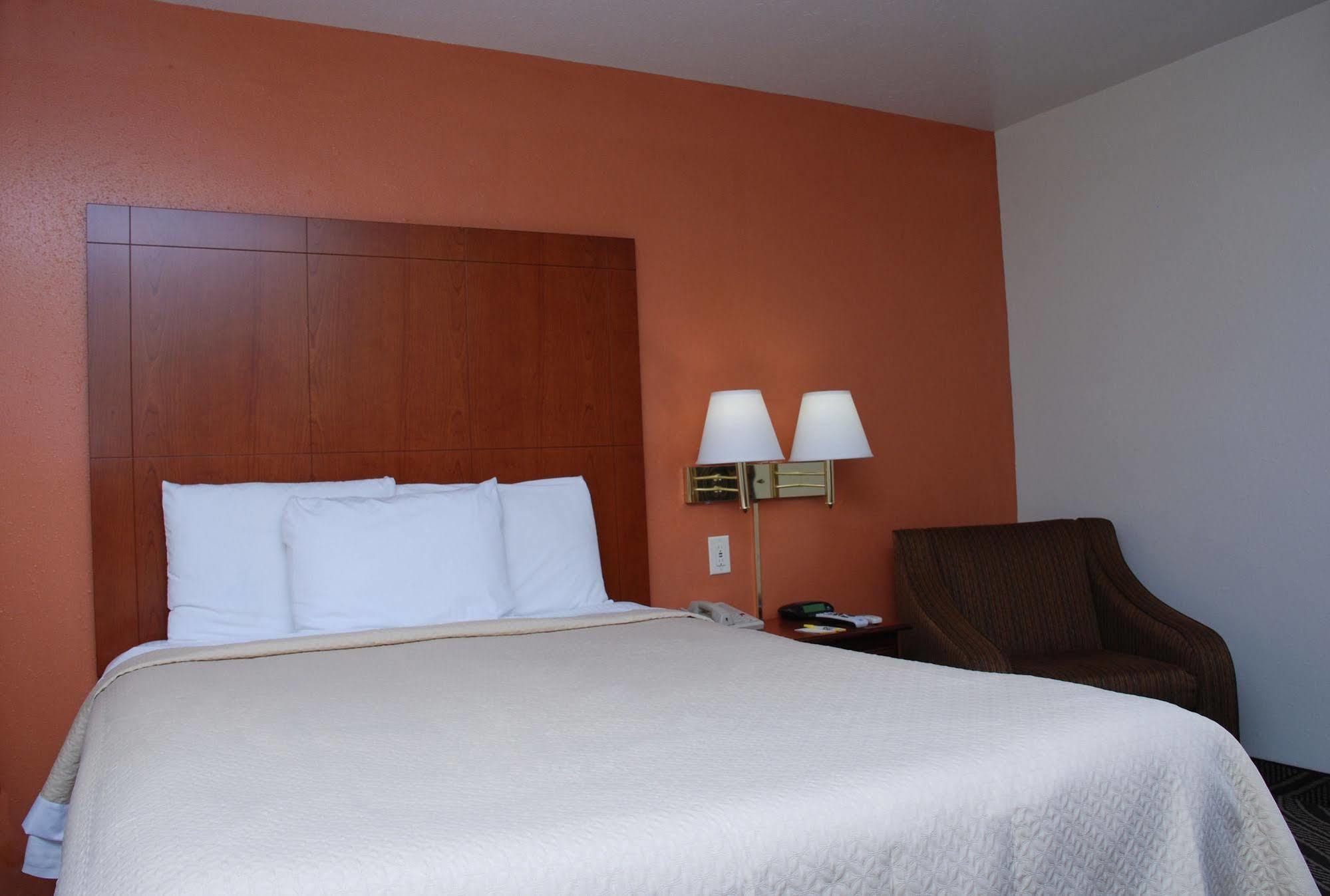 Days By Wyndham Hotel Dyersburg